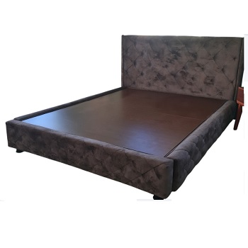 Cama matrimonial tapizada capitoneada
